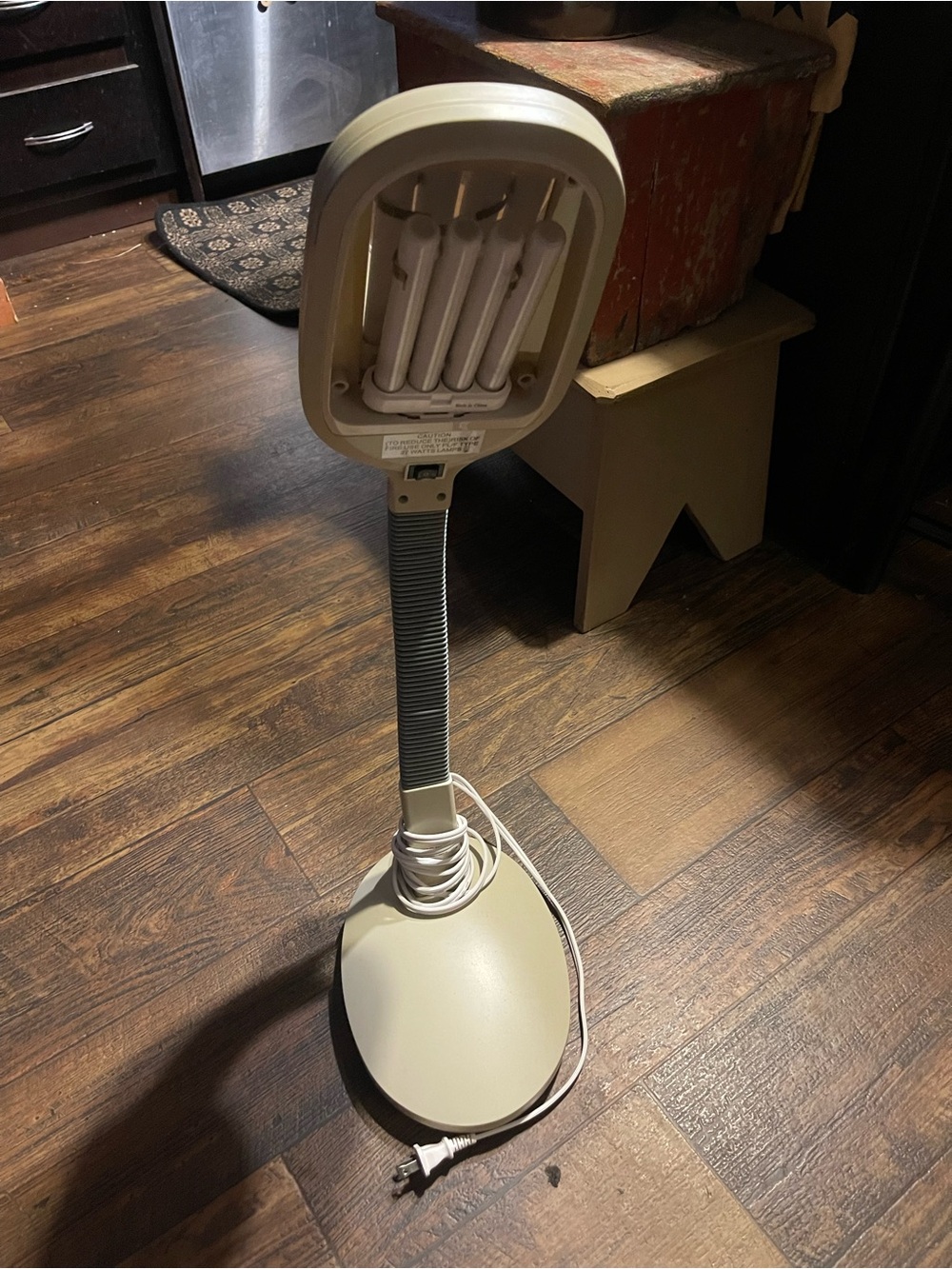Adjustable Cream Day Desk Lamp with Flexible Neck